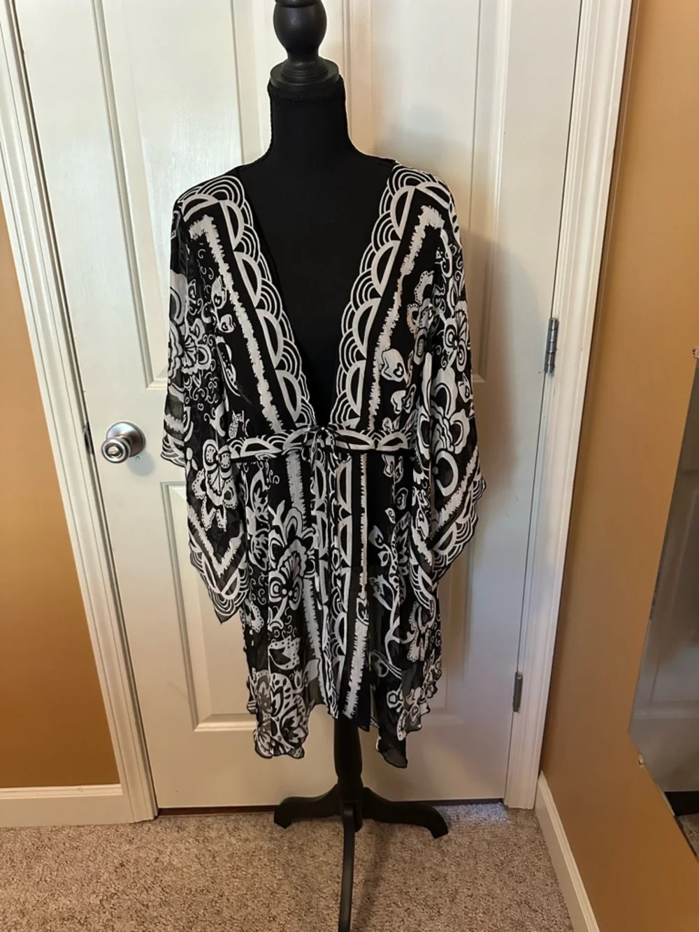 Coldwater Creek Black and White Printed Kimono - Picture 2 of 11